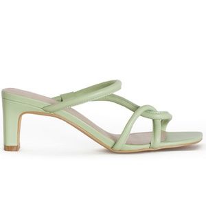 Intentionally Blank Willow in Mint size 9